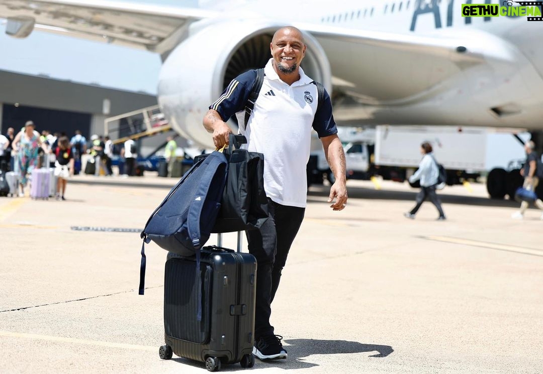 Roberto Carlos Instagram - Cuidando dos meus meninos . AT&T Stadium
