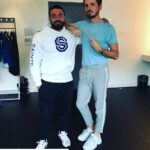 Roberto da Costa Instagram - A year and 40 something kilos ago this kid asked for my help to achieve his goal he wanted a killer body I told him to stick with the holy shred training program by @saintsandstars and you will achieve your goal @iamdamienmollers I’m proud of you it was an honour to help you with your mission and this was just the beginning 🙏❤️ #holyshred #by #saintsandstars #amsterdam #most beautiful #gym #boutique #training #holybox #nextlevelgym #robertodacosta Saints & Stars