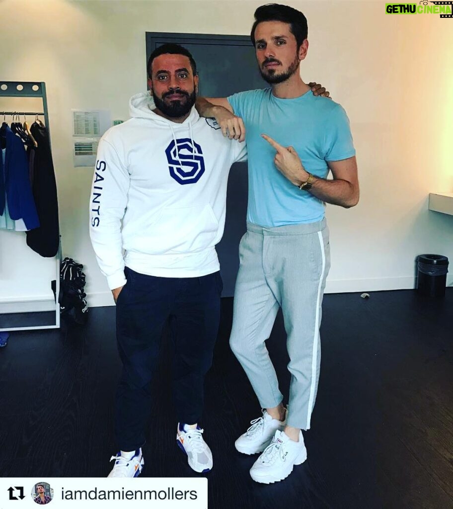 Roberto da Costa Instagram - A year and 40 something kilos ago this kid asked for my help to achieve his goal he wanted a killer body I told him to stick with the holy shred training program by @saintsandstars and you will achieve your goal @iamdamienmollers I’m proud of you it was an honour to help you with your mission and this was just the beginning 🙏❤️ #holyshred #by #saintsandstars #amsterdam #most beautiful #gym #boutique #training #holybox #nextlevelgym #robertodacosta Saints & Stars