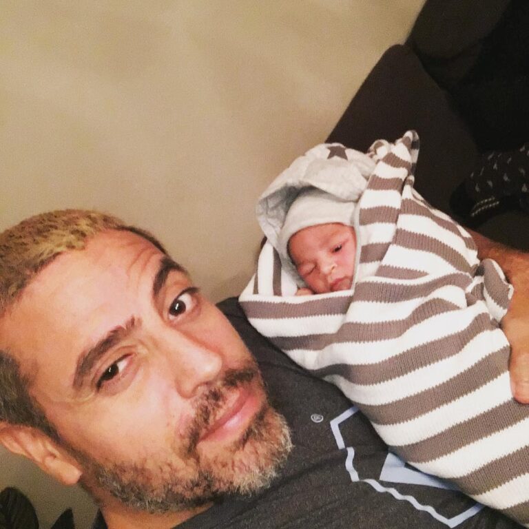 Roberto da Costa Instagram - Hello world meet the latest family member my nephew Nathanael Elijah......and I had the honour to make our first selfie 😀 #😀 #hello #world #there #is #a #new #star #sheriff #in #town #nathanael #elijah #baby #power #nephew #uncle #beatifull #precious #life #is #good #robertodacosta Utrecht, Netherlands