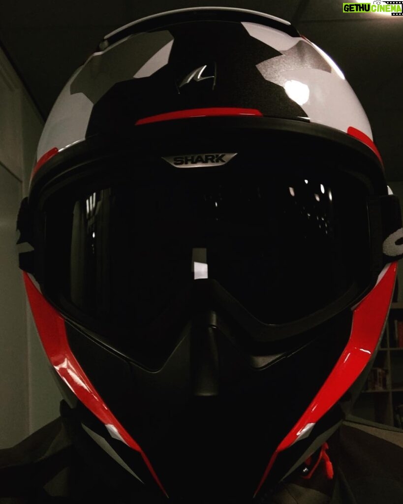 Roberto da Costa Instagram - Got a new fetisch “helmets” 🙈#got #a #new #fetisch #shark #helmet #sharkhelmet #motorcycle #needforspeed #need #for #speed #robertodacosta #amsterdam #aruba