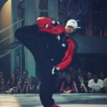 Roberto da Costa Instagram - My signature dance move hope I still can pull it off after all those heavy leg workouts 🙈 #signature #dance #move #soyouthinkyoucandance #liveshow #sytycd #choreography #choreographer #dancer #hiphop #performance #performer #robertodacosta #amsterdam #dutch #aruba #puma Amsterdam, Netherlands