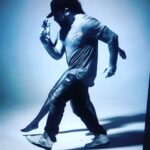 Roberto da Costa Instagram - I’m synchronising the pose with @mariahelenabaly for our look better naked campagne @saintsandstars ! #nextlevelgym #saintsandstars #boutiquegym #photoshoot #model #pose #robertodacosta #robeasto #amsterdam Saints & Stars