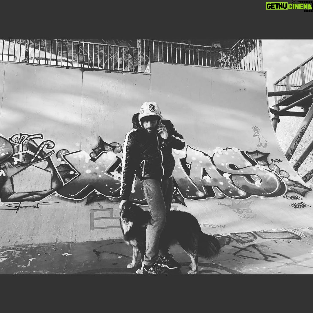 Roberto da Costa Instagram - My buddy, my overall best friend, my everything 🐕, dynamic duo ! #snoopy #my #best #friend #superdog #homie #robeasto #robertodacosta #amsterdam Saints & Stars