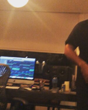 Roberto da Costa Instagram - This is the best way to smash into your weekend !!! Only good vibes with @sidneysamson #smash #into #your #weekend #with #dance #smile #good #vibes #studio #house #music #housemusic #edm #samson #beats #sidneysamson #saintsandstars #robertodacosta #amsterdam