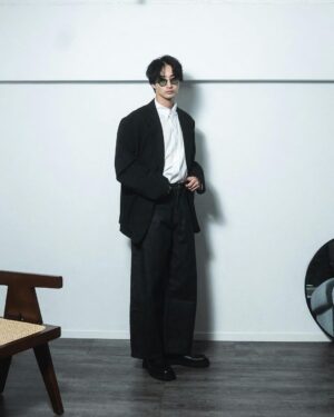 Robin Furuya Instagram - Studio Nicholson X ZARA

Functional, comfortable and easy.
= love it

Btw happy thanksgiving day from Japan
I will reply to comments so pls leave a comment or a question.

好きなコラボ
久しぶりにコメント返そうかな

@ZARA

#ZARA
#ザラ
#studionicholson
#スタジオニコルソン
#studionicholsonxzara
#PR