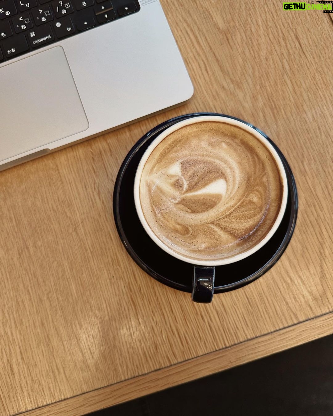 Robin Furuya Instagram - Life is short. have a latte. Tokyo, Japan