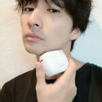 Robin Furuya Instagram - コンパクトでスタイリッシュなデザインなのにしっかりした剃り心地のラムダッシュ パームイン ES-PV6A どこに置いても生活感でないところが個人的に嬉しいし、 しかも小さいからカバンに入れて撮影現場に持っていきやすい。 周りの共演者さんに絶対どこのか聞かれる。笑 #PR #パナソニック #パームイン #ラムダッシュ #コンパクトシェーバー #パームイン シェーバー #電動シェーバー #次世代シェーバー #新感覚剃り心地体験 Tokyo, Japan