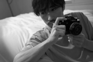 Robin Furuya Instagram - 今回新しく発売するNikonのフルサイズミラーレスカメラ「Z f」で、イメージモデルを務めさせていただきます 

 https://www.nikon-image.com/sp/zf/ 

 長年愛されているFM2によりそったNikon伝統の美しいボディーと最新が織りなすZ f 
使っていて心が躍るカメラで撮影中も本当楽しかった 
 Z fは、10月発売予定、そのときに新たなお知らせも… 
楽しみにしていてください。
 
I'm pleased to announce that I'll be taking on the role of the image model for Nikon Zf. 

 Being a passionate photographer, I feel truly honored to be a part of this and can't wait to start using the Zf camera. 

 You can expect its release by the end of October, and I'll be sharing more information soon, so please stay tuned!

#Zf
#Nikon
#愛しさを形に
#nikoncreators
#PR