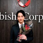 Robin Furuya Instagram - 日曜劇場『VIVANT』 最終回が終わっても熱が冷めない 初めての日曜劇場出演が『VIVANT』で本当によかった。 ありがとうございました。 配信でまた一気にみよう 以上 誤送金に巻き込まれた男 水上了でした！ #VIVANT #水上了　#だって何回も数字数えたもん