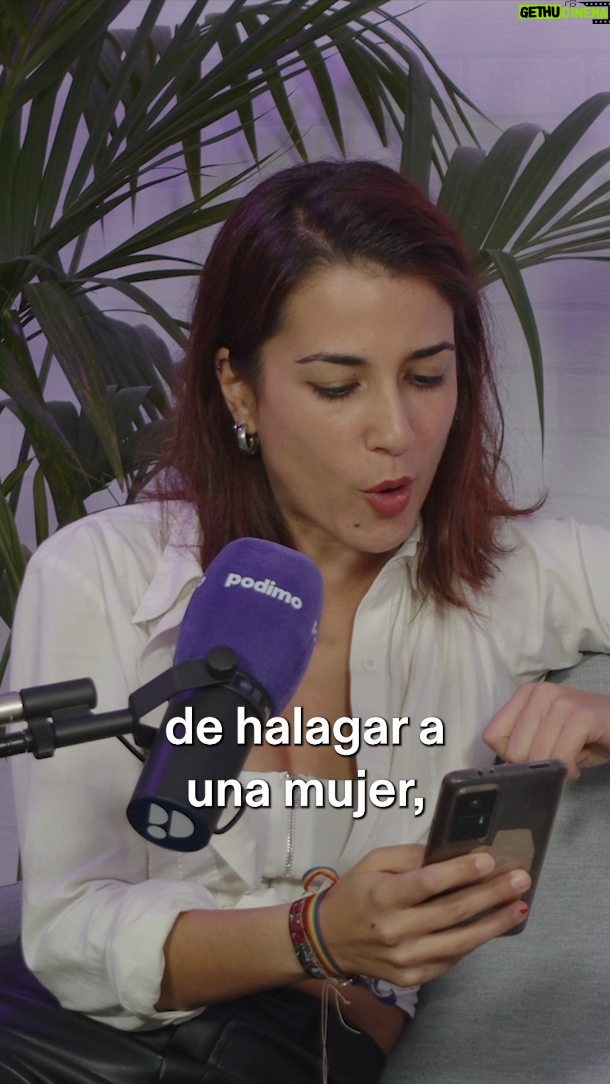 Rocío Vidal Instagram - Gurús tóxicos de la seducción, YA ESTÁ BIEN. La gran @mamacasquet os lo dice claro 💅🏾 En el episodio de esta semana de "El club de las Mentes Vivas" hablamos de "El poder del sexo". Sobre lo que sabemos y lo que no, la forma de disfrutar de forma libre, y sobre los que enseñan muy mal a relacionarnos. Mitos, falsas creencias... Una entrevista sin tabúes. OJO que sólo durante dos días tenéis 45 días gratis para escuchar todos los podcast que queráis en @podimo_es 🔥 ¡Aprovechad! Link en stories y en mi bio.