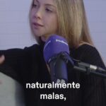 Rocío Vidal Instagram - Las cosas claras. No están locos, son personas MALAS, y los estudios lo corroboran. Capitulazo de esta semana de El Club de las Mentes Vivas junto a Elizabeth @esmipsicologa, "Cómo detectar personas tóxicas", hablamos del narcisismo, la psicopatía, las personas que mejor tener lejos y cómo aprender a rodearte de la mejor compañía en tu vida. Cómo todas las semanas, en @podimo_es y 30 días gratis con el link de mi bio 💜