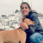 Rocío Vidal Instagram - Le estoy contando a Lennon que no se preocupe por la nieve, las nuevas experiencias a veces asustan pero merecen la pena. Al final hemos disfrutado el principio de año como dos niños pequeños. Espero que vuestro inicio de año haya empezado con buen pie. Volvemos pronto con nuevos vídeos en el canal 🥰 Monte Bartolo, Benicasim