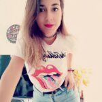 Rocío Vidal Instagram - Aprovecho que me he arreglado un pelín por primera vez en una semana, para recordaros que veais mi último vídeo, ¡Zagales!