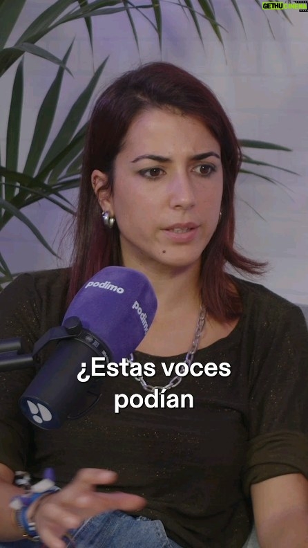Rocío Vidal Instagram - Esquizofrenia, cuando las voces te acompañan. Es el testimonio valiente de Mateo, que hace 10 años se dio cuenta de que algo ocurría, y desde entonces, ha luchado por salir adelante, por visibilizar una enfermedad muy estigmatizada, y ver que se puede llevar una vida normal pese a que las voces y la sociedad te quieran callar. Os digo yo que su testimonio completo no os va a dejar indiferente. Como todas las semanas, la entrevista entera está disponible en @podimo_es y en el link de mi bio tenéis 30 días gratis 💜