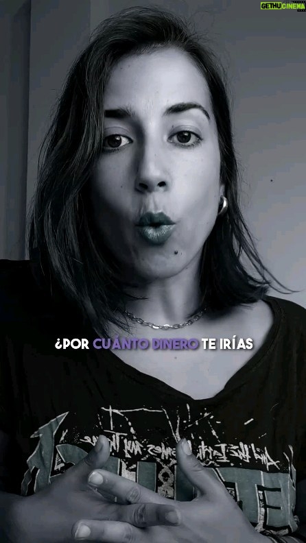 Rocío Vidal Instagram - Estoy fascinada con las profundidades de nuestro mundo 🤯 (Resubido porque se había cortado el final donde os cuento las especies descubiertas en las profundidades) Tenéis conferencias y ciclos súperinteresantes todas las semanas en @fundacionareces. ¡Echadle un ojo! #publi