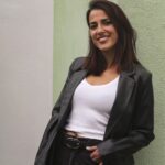 Rocío Vidal Instagram - Vuestra investigadora de confianza vuelve a las andadas 🕵🏽‍♀️ Nos espera un 2024 intenso, pero no cesaremos. Ponedme en comentarios en qué 'fregao' os gustaría que me metiese este año. ¡Al lío! P.D: Mi perro desconfía. Fotos por @agost127 💜