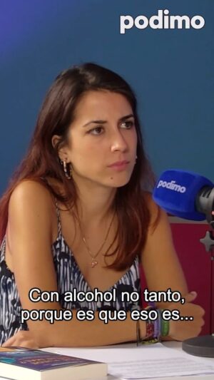 Rocío Vidal Instagram - Si no tienes una amiga mala influencia, es que la mala influencia eres tú 🥲
DROGAS. Alcohol, tabaco, cannabis, vapeo... Están entre nosotros, y cuanto más sepamos sobre ellas, mejor. En el episodio de esta semana, mi querida Sandra de @lahiperactina y yo analizamos muchos temas tabú sin prejuicios, y con la evidencia de la mano.
Tenéis el link en mi bio para el episodio completo en @podimo_es 😏.