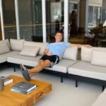 Rodrigo Faro Instagram - Nada como chegar em casa no Brasil cheio de fome…😂🤦🏻