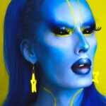 Roem Instagram - EXTRATERRESTRIAL 👽 ⚠️ A sighting in plain sight. Open your eyes. It's right in front of you 🌊🛸 #dragqueen #rupaulsdragrace #photoshoot #abstractmakeup #dragmakeup #makeuplooks #sciencefiction #dragraceholland #alien #alienmakeup #facepaint #dragartist #makeupartist #makeuptransformation #weirdmakeup #blackeyes #abstractmakeup #bluemakeup