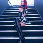 Roem Instagram – A little snippet of last week’s episode of ‘de Alleskunner’ 😊❤️💙 Swipe to see more 👀

Outfit by @isabell.schulz.atelier

#rupaulsdragrace #dealleskunner #sbs6 #dragqueen #futuristic #dragmakeup #cyberpunk #dragraceholland #nederland