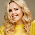 Roisin Conaty Instagram - 🐤🐥🐱🌝🌞⚡️🌟🌻🌻🍋I like the photo I guess @jaybrooksphoto @heathmassihair @erin_kristensen