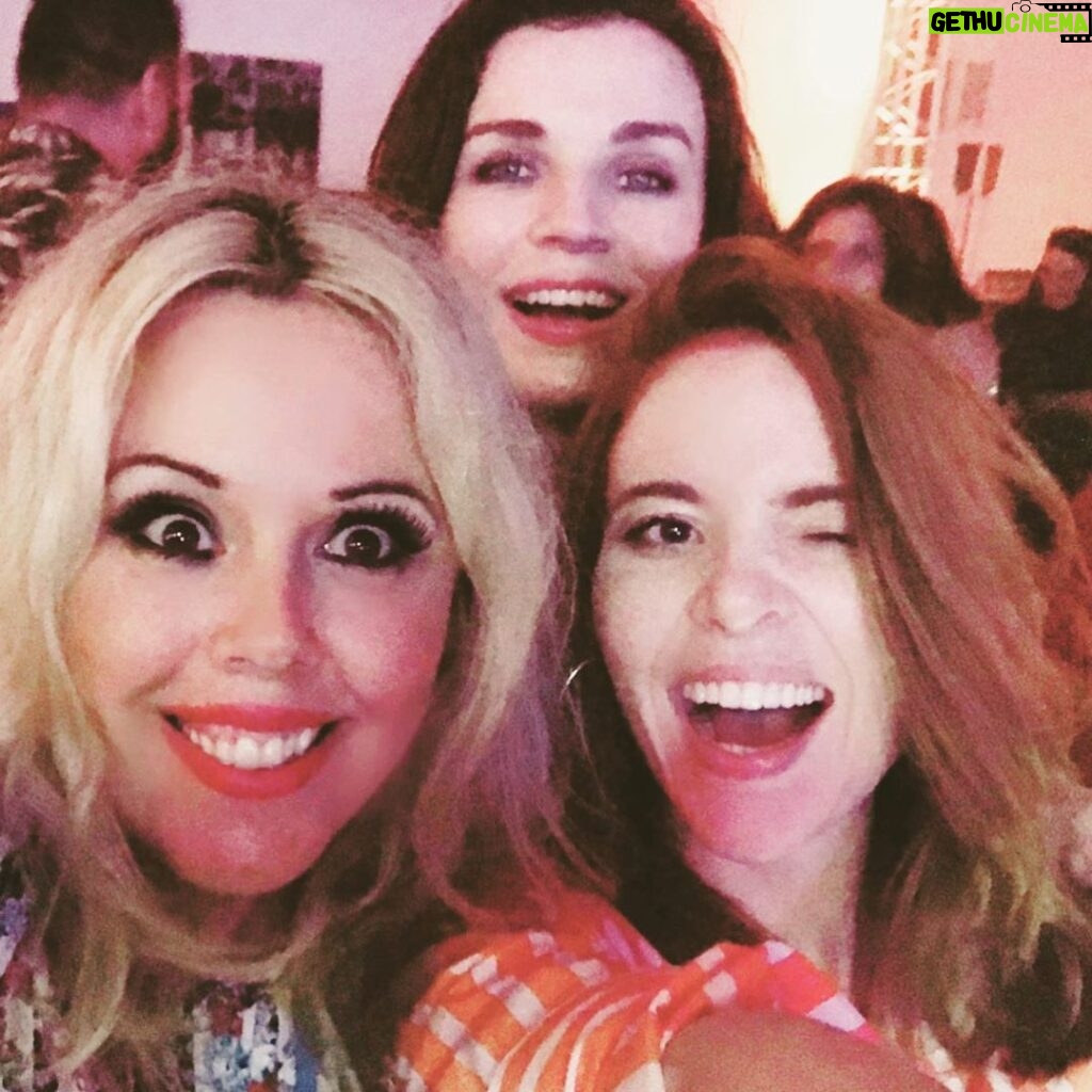 Roisin Conaty Instagram - Happy birthday wonderful @angelascanlon hope you are having an amazing day my darling ❤❤❤❤❤❤here we are with @weemissbea at the @londonirishcentre and I’m showing off my massive head xxx