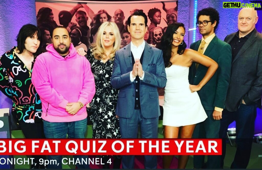 Roisin Conaty Instagram - I am on “Big Fat Quiz of the Year “ tonight with these beauties 9pm channel 4 (Reposting as I accidentally cut out Dara 🤪)