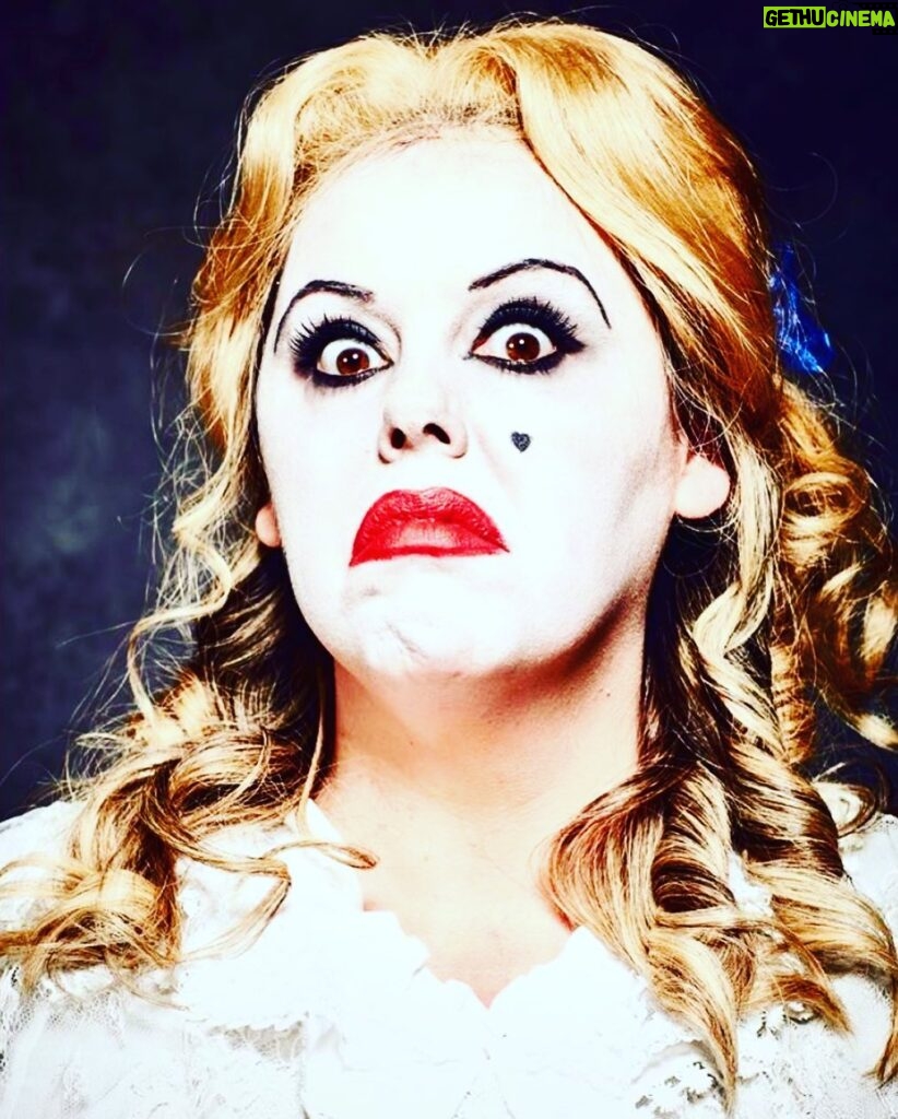 Roisin Conaty Instagram - Got to dress up as Bette Davis for @su2cuk who do such great work