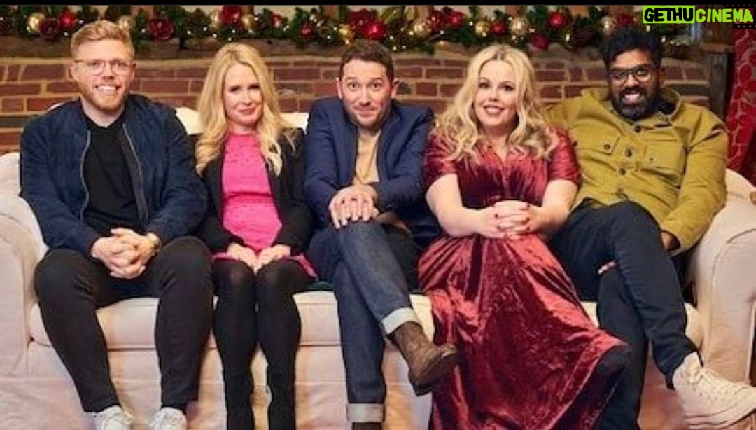 Roisin Conaty Instagram - Had such a lovely Christmas catch up with this lot round at Lucy and Jons, On telly Tonight 9pm Channel 4 ❤️🎄