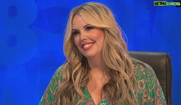 Roisin Conaty Instagram - Ola I’m on a brand new episode of ‘Cats does Countdown’ TONIGHT 🔔I’m on a team with Joe & it was very funny record. 9pm Channel 4 if you fancy ❤️