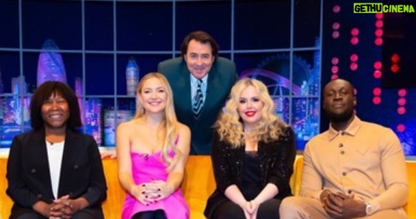 Roisin Conaty Instagram - Had lovely time on @thejonathanrossshowofficial with a bunch of legends- if you missed it it’s @itv catch-up