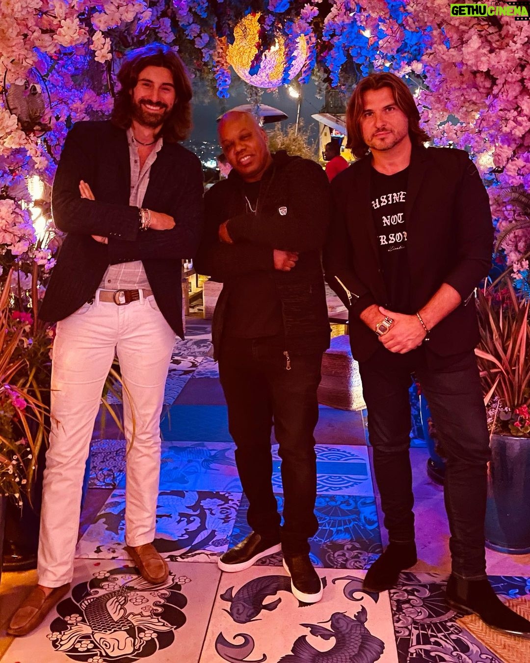 Romain Chavent Instagram - Too Short, Too Tall & Me 😝