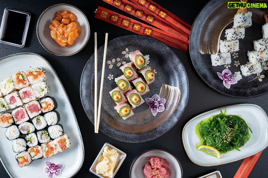 Romain Chavent Instagram - Craving For Sushis?! Come try them at our new Location in Van Nuys, We now deliver Sherman Oaks, Van Nuys, Encino, Granada Hills, Winetka, Topanga, Canoga Park and not to forget Beverly Hills & West Hollywood. Please dont hesitate to order some of the best sushi you ever had from all the Platforms Postmates, Uber Eats, Grubhub, Yelp & Doordash. More than ever your support is essential to us and i hope you will enjoy it as much as we enjoyed creating affordable high quality tasty sushi for you guys ❤️🍣 To order go to our website also if you wanna pick it up Www.azaisushila.com Azai Sushi Van Nuys