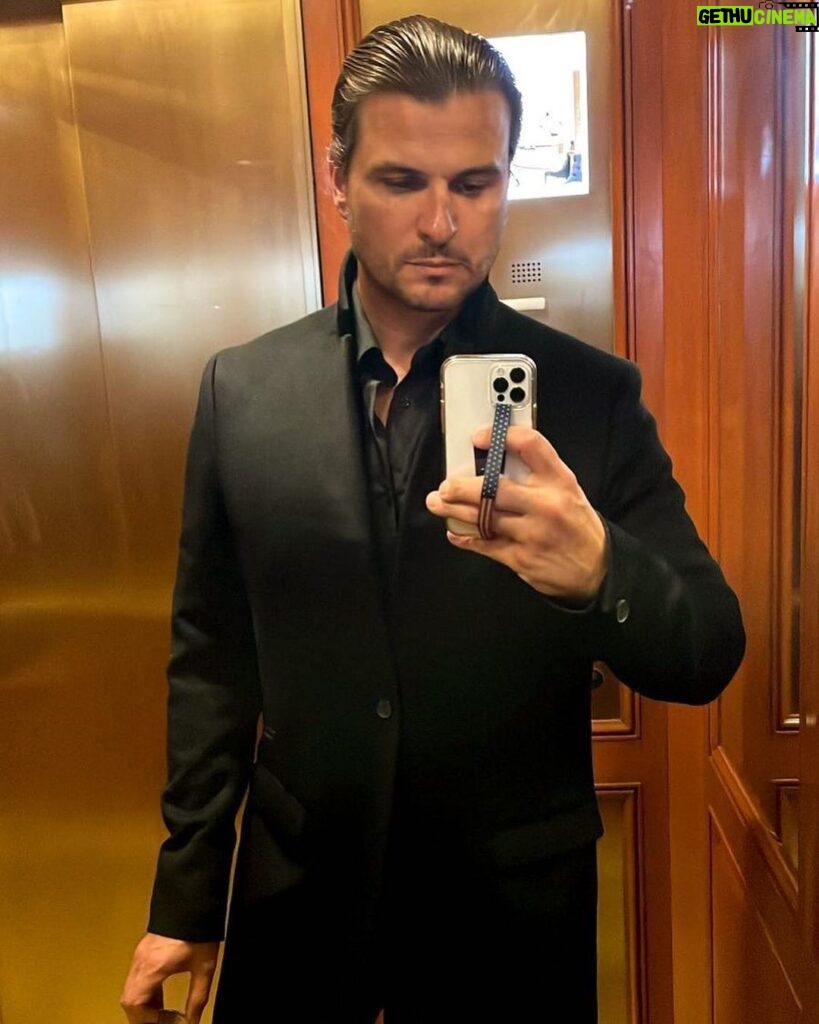 Romain Chavent Instagram - Slick Hair, Don’t Care 😎 #NYC The St. Regis New York