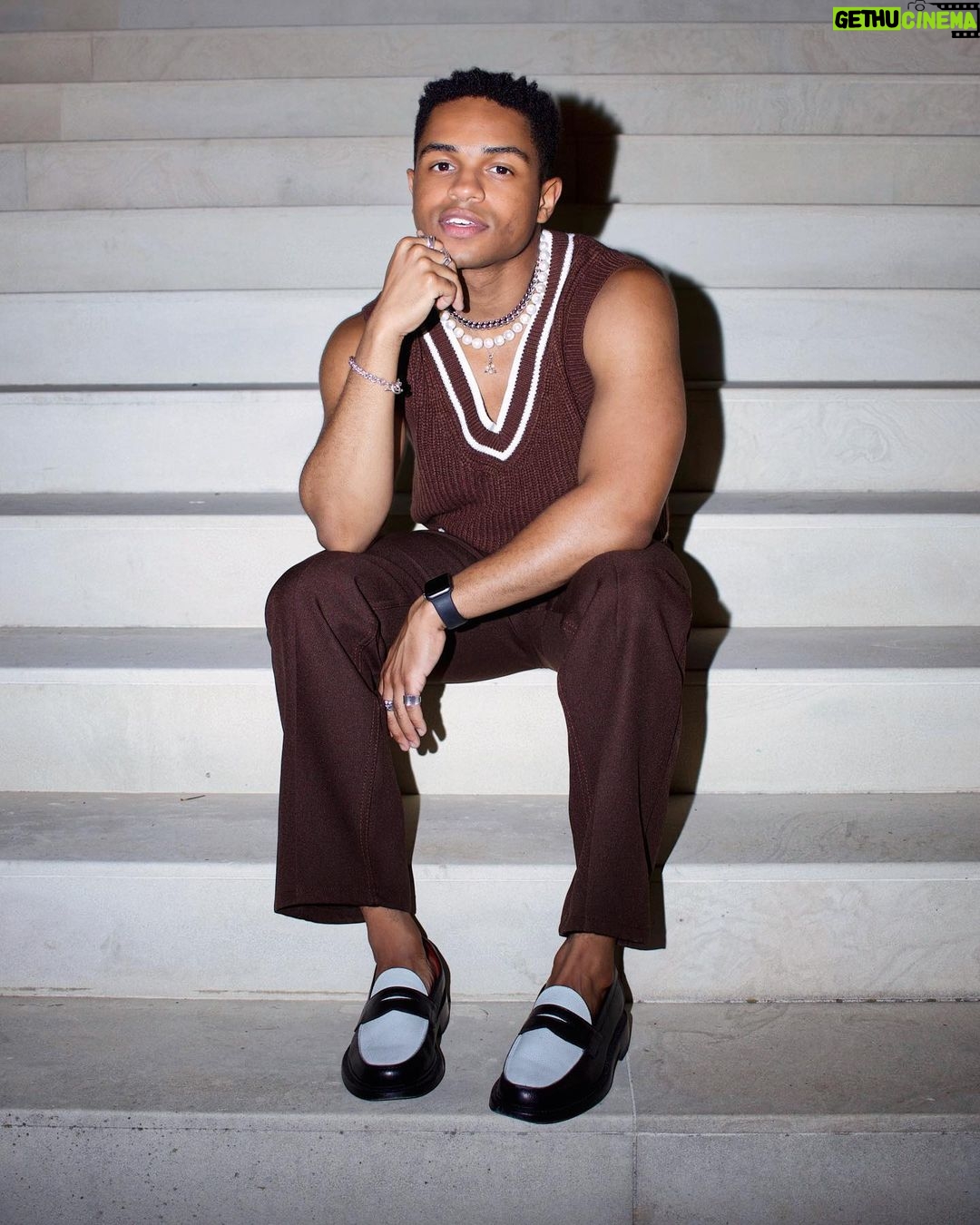 Roman Banks Instagram - more smiles Los Angeles, California