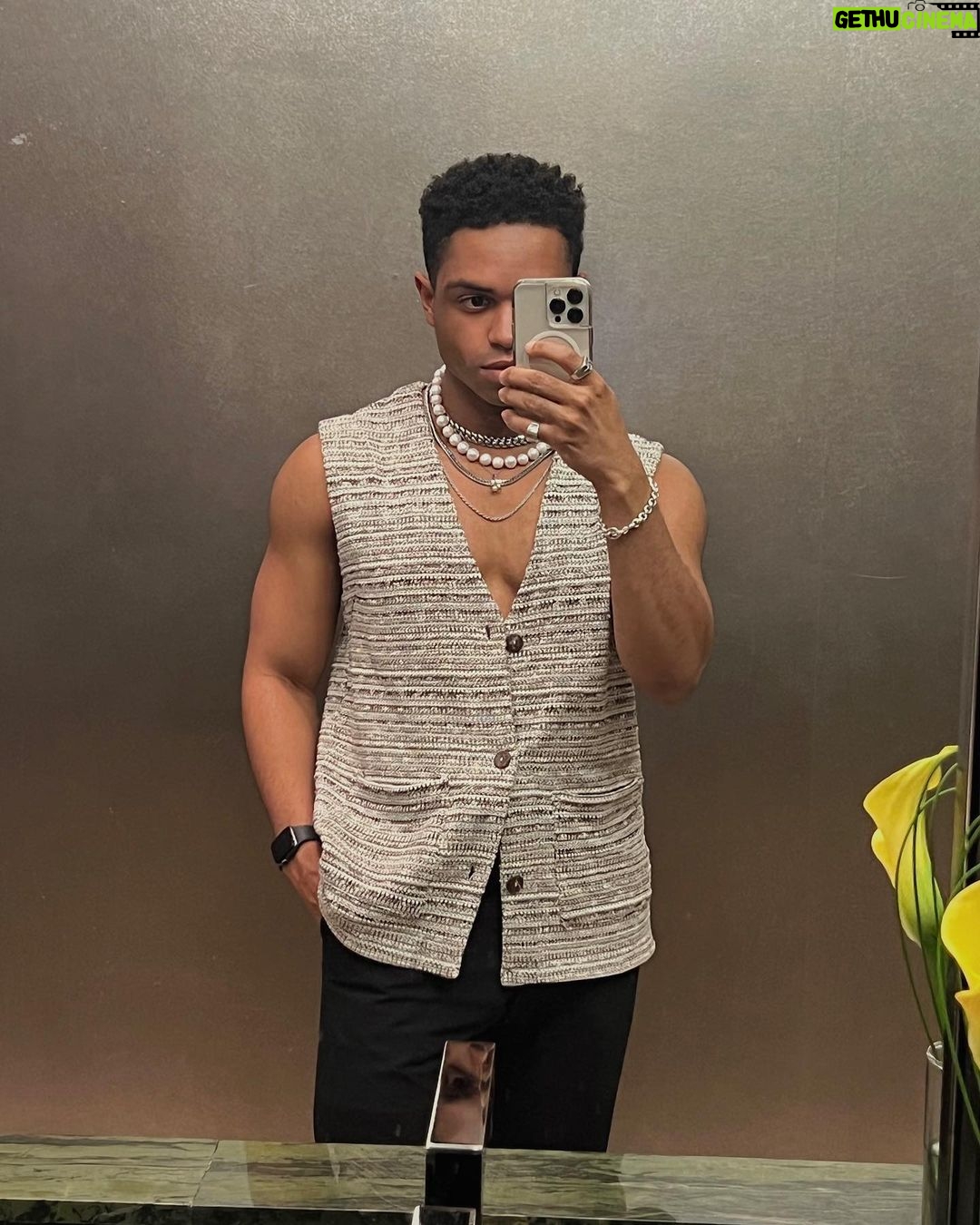 Roman Banks - 2.3K Likes - called me handsome in a hotel room