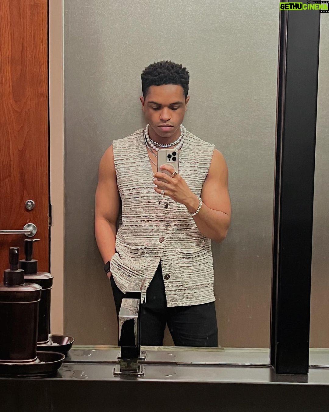 Roman Banks - 2.3K Likes - called me handsome in a hotel room