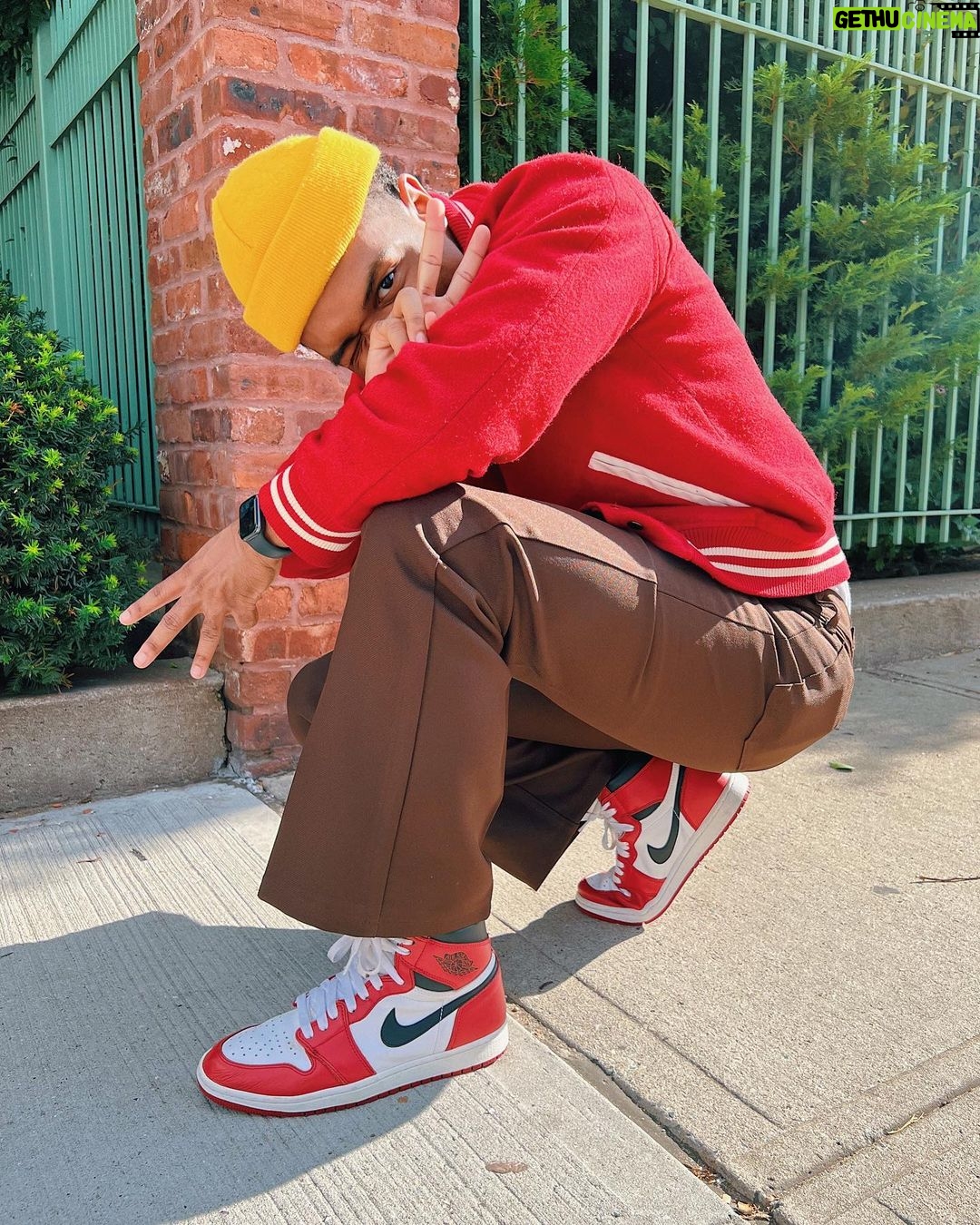 Roman Banks - 6.1K Likes - 🎈