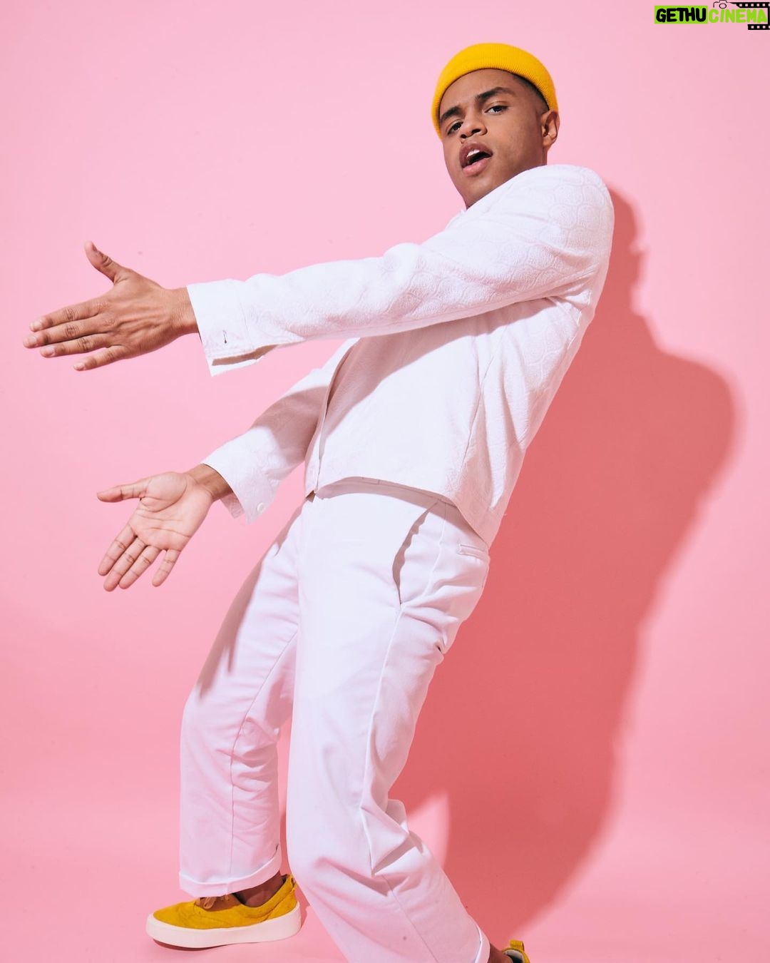 Roman Banks - 2.3K Likes - mood(s) after a week of hearing you guys’s feedback on the EP! it warms my heart to know that folks are out there listening, lovin’, and sharing! don’t stop! 💛
but it’d be foolish of me to take all of the credit. this wouldn’t have been made possible without the TLC of some very talented, patient, and generous individuals. so a HUGE thank you to the creatives that made Days more than a daydream:
⠀⠀⠀⠀⠀⠀⠀⠀⠀
co-producers: @joshearlsmusic @logansmithofficial
guitarist: @joshearlsmusic
bassist: @dangallaghermusic
drummer: @joey.antico
strings: @sam_tippen
piano: @_brileyharris/@logansmithofficial
vocals: @alexlynei/@logansmithofficial
horn arrangement: @meltingmytrumpet/@logansmithofficial
horns: @heinrichmaneuverproductions
master engineer: @colin_schwanke
all around superhero and mega-human: @logansmithofficial ⠀⠀⠀⠀⠀⠀⠀⠀⠀
I love you all 3000. ⠀⠀⠀⠀⠀⠀⠀⠀⠀
and YOU. thank YOU for listening! and if you haven’t? get on that! save it. share it. play it for friends. play it for family. buy it. the list goes on!
⠀⠀⠀⠀⠀⠀⠀⠀⠀
all the love.
play safe. stay safe. 💛