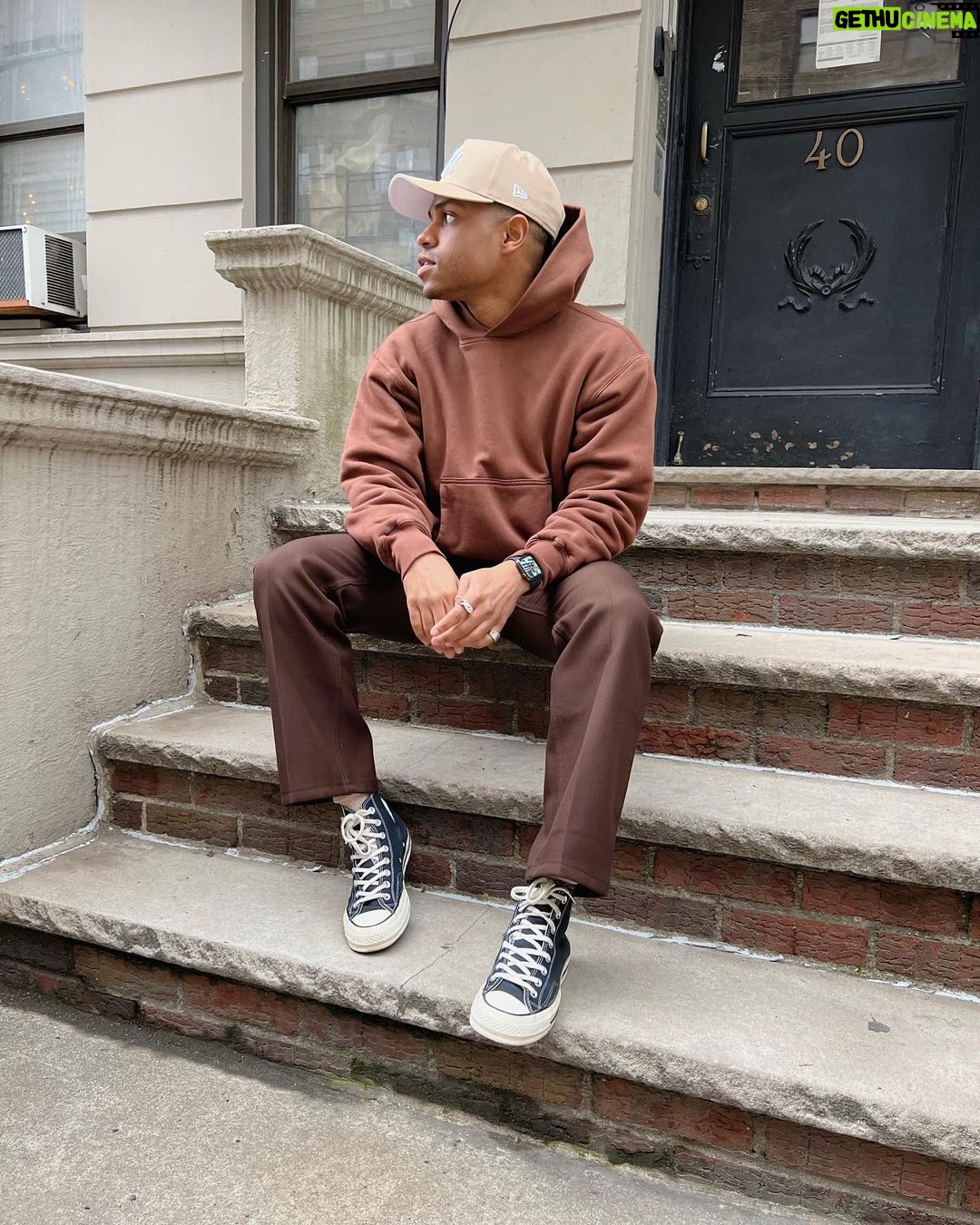 Roman Banks - 3.3K Likes - hi again