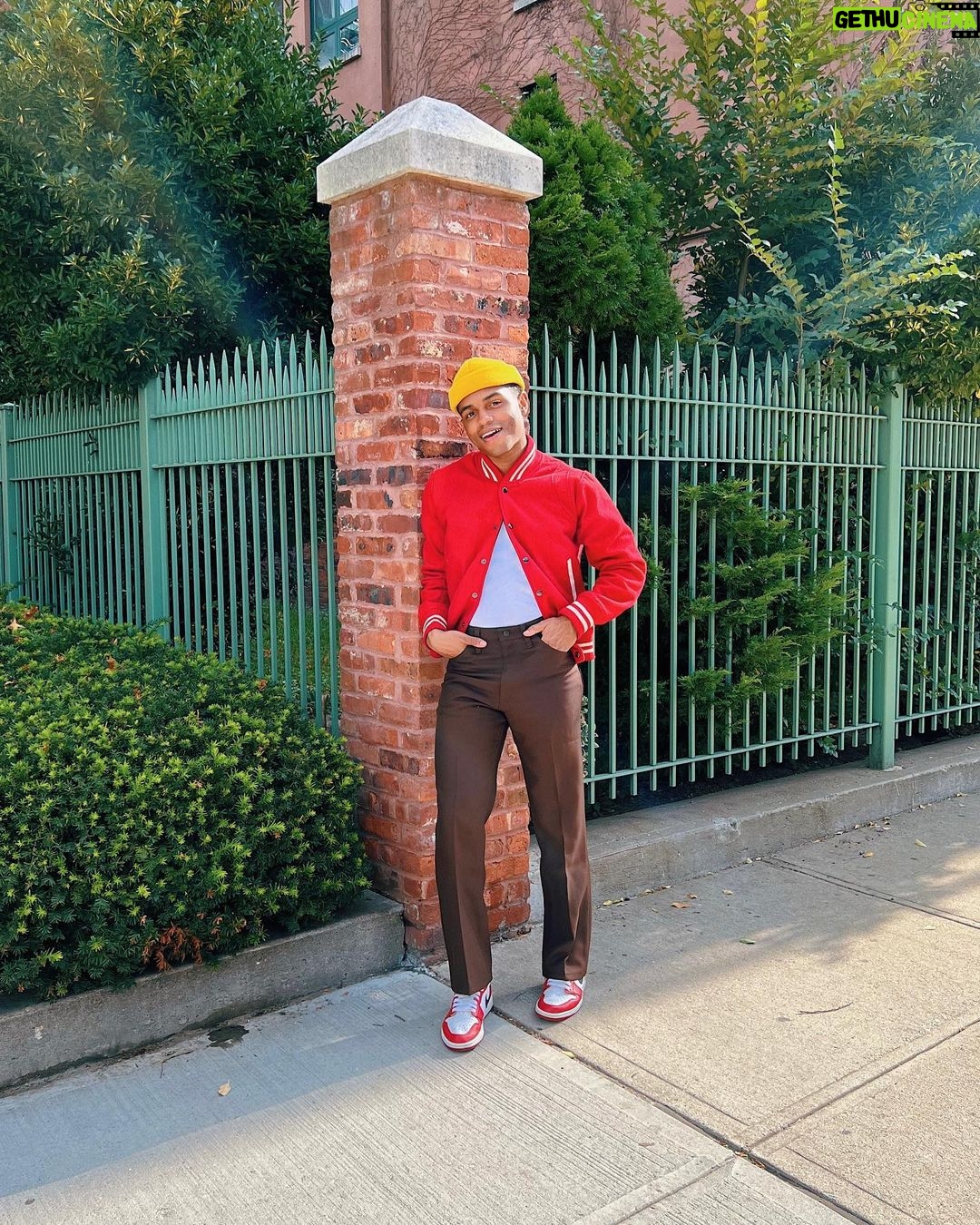 Roman Banks - 6.1K Likes - 🎈