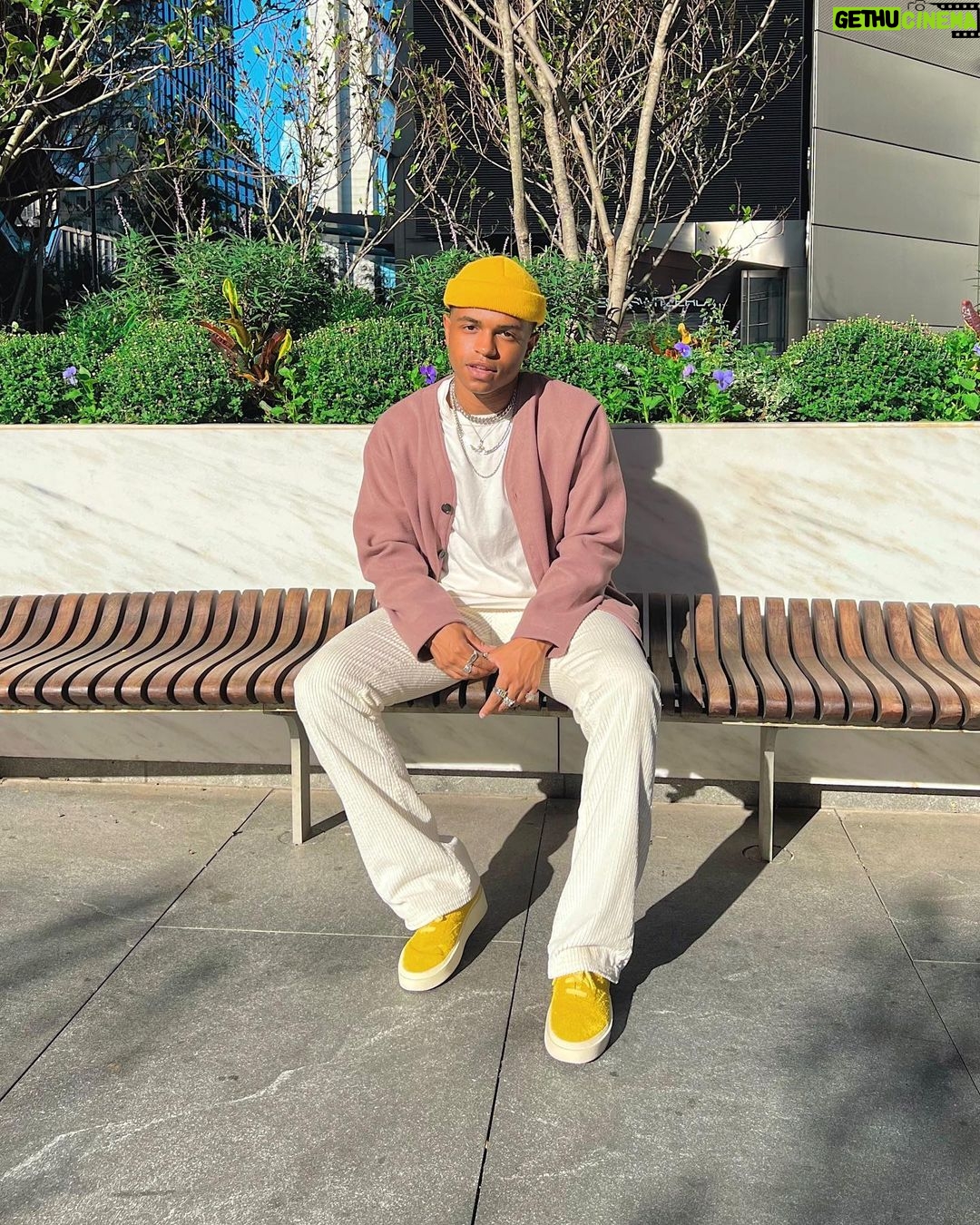 Roman Banks - 4.9K Likes - lemme look at you