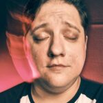 Roman Popov Instagram - Задаëтесь вопросом: "Что такое Счастье?"🤔🧐 📲Листай! 🎶Счастье - это любимая музыка. 🙄Счастье - это мечтать. 😏Счастье - быть собой, а не казаться. 📷Счастье - получить порцию фото от любимой @yul_popova Будьте счастливы, друзья. Хорошего дня! 👋🏼