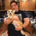 Roman Popov Instagram – Сегодня я и мои семья получили ТЭФИ! 
Тэфи – добрая и весёлая. Мы заслужили друг друга! :) 
#НовыйЧленСемьи
#ПоповыStyle