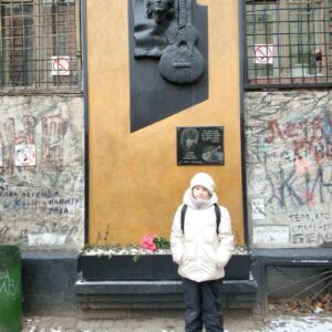 Roman Popov Instagram - Привет, Питер. К Вите по традиции. Теперь уже с подрастающим киношниками. :)
#Камчатка