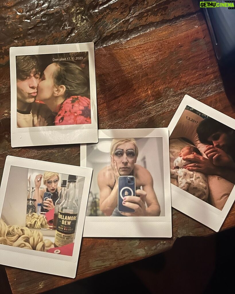 Roman Tomeš Instagram - Ty fotky z polaroidu mají něco do sebe… #couplelife❣️#divadloPLUSrodina @misatomesova