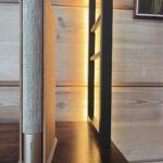 Roman Tomeš Instagram - Opět něco málo z mé oblíbené spolupráce s @bangolufsencz. Další “mazlík” pro milovníky špičkové kvality poslechu a designu. Beosound Emerge se vejde kamkoliv, třeba do knihovny mezi knihy. Je elegantní a ultratenký. I přes malou velikost má ale plný rozsah ultraširokého zvuku. To vše doplněné prémiovým materiálem. Pro mě lahůdka a radost! A skvělý dárek pod 🌲 #giftofmusic #spoluprace