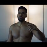 Romeo Santos Instagram - Cierro este año con la gira más exitosa de mi carrera – clasificada entre las primeras 5 giras más lucrativas del 2023. Llevaré en mi corazón  sus aplausos, sus ovaciones, su cariño, su respeto, y todos los obsequios que me lanzaron a la tarima. Recordaré la cara de cada dama que besé y abrasé; a los chicos con que canté. Les agradezco por tantas experiencias épicas. Gracias por apreciar mi arte. Gracias por las más de 800 millones de reproducciones de FV3, y seguimos contando. Gracias a los que mantienen mis canciones presentes alrededor del mundo. !The King!🫶🏼
