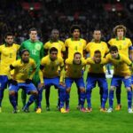 Ronaldinho Instagram - Foi neste dia que tive a alegria de completar 100 jogos pela Seleção Brasileira 🇧🇷🇧🇷 Cada partida foi especial e fico mt feliz de alcançar esta linda marca na minha carreira!!!